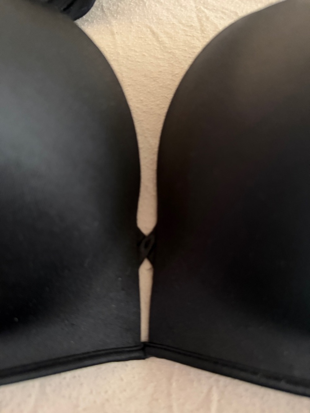 🚫SOLD🚫 7 Bras Set (Victoria’s Secret & Skims) - Black, White, Nude (7) - Picture 11 of 11